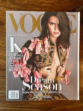 VOGUE Kendall Jenner September 2016 U.S. Magazine 800 pages (no bundling please)